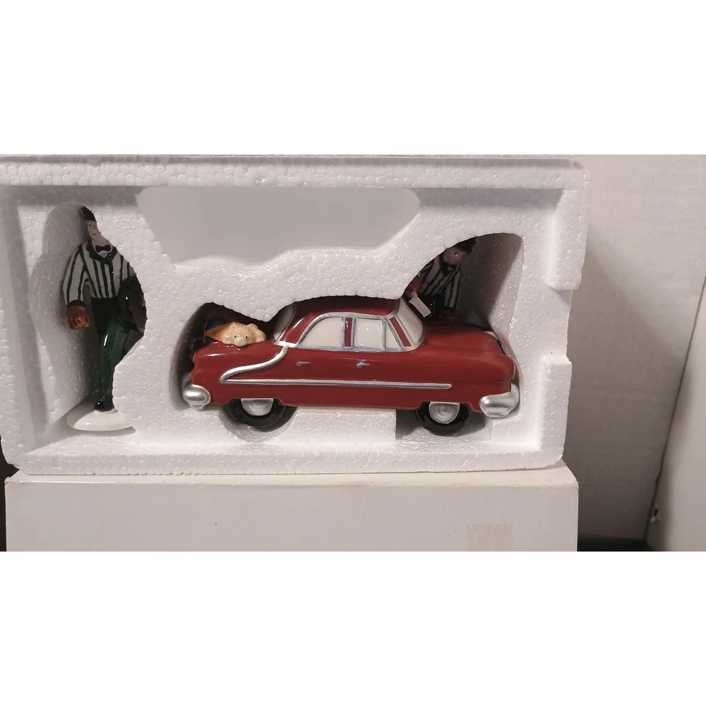 Dept 56 Snow Village Accessories Service With A Smile Skating Red Car Excellent